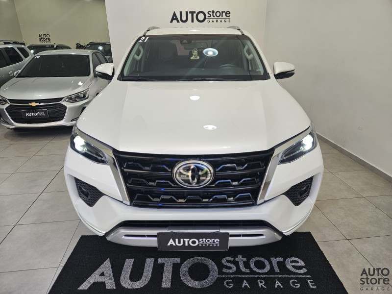 HILUX SW4 2.8 SRX 4X4 7 LUGARES 16V TURBO INTERCOOLER DIESEL 4P AUTOMÁTICO - 2021 - CAXIAS DO SUL