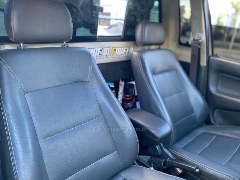 SAVEIRO 1.6 MI SUPER SURF CS 8V GASOLINA 2P MANUAL G.III - 2003 - CAXIAS DO SUL