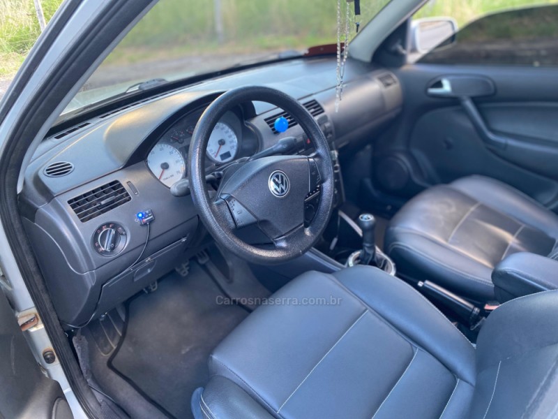 SAVEIRO 1.6 MI SUPER SURF CS 8V GASOLINA 2P MANUAL G.III - 2003 - CAXIAS DO SUL