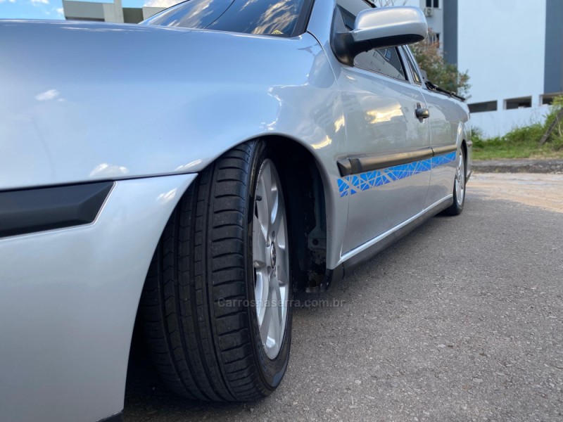 SAVEIRO 1.6 MI SUPER SURF CS 8V GASOLINA 2P MANUAL G.III - 2003 - CAXIAS DO SUL