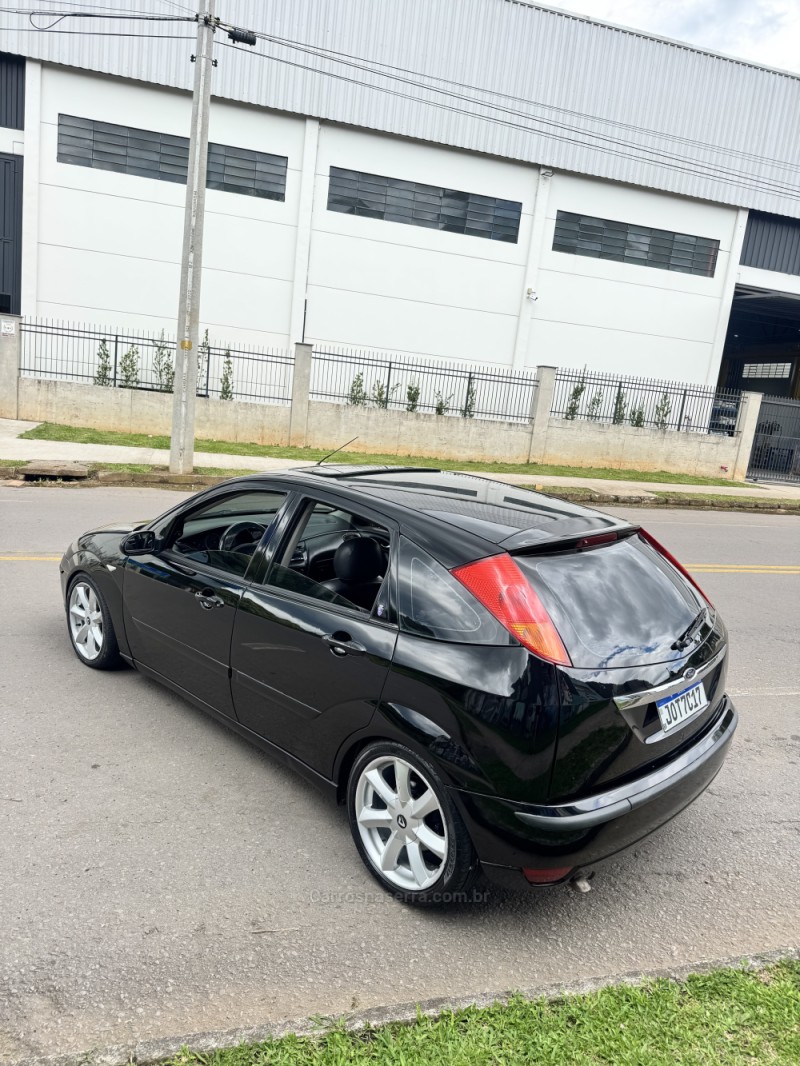 FOCUS 2.0 GHIA 16V GASOLINA 4P MANUAL - 2006 - CAXIAS DO SUL