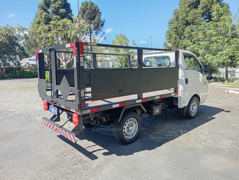 HR 2.5 LONGO BAÚ 4X2 16V 130CV TURBO INTERCOOLER DIESEL 2P MANUAL - 2010 - FARROUPILHA