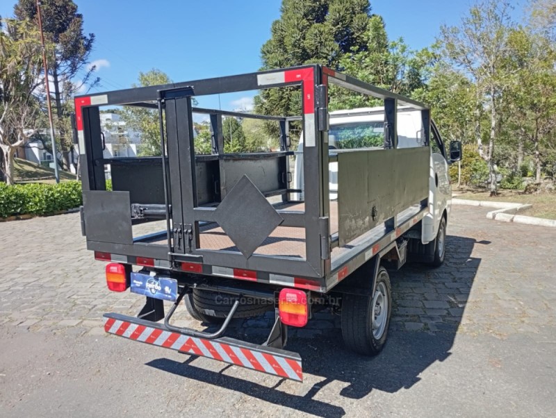 HR 2.5 LONGO BAÚ 4X2 16V 130CV TURBO INTERCOOLER DIESEL 2P MANUAL - 2010 - FARROUPILHA