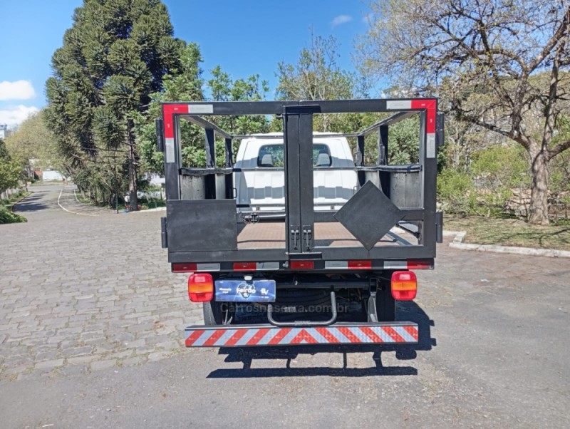 HR 2.5 LONGO BAÚ 4X2 16V 130CV TURBO INTERCOOLER DIESEL 2P MANUAL - 2010 - FARROUPILHA