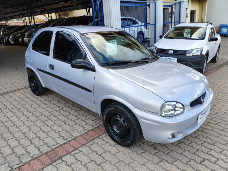 CORSA 1.0 MPF WIND 8V GASOLINA 2P MANUAL - 2001 - BOM PRINCíPIO