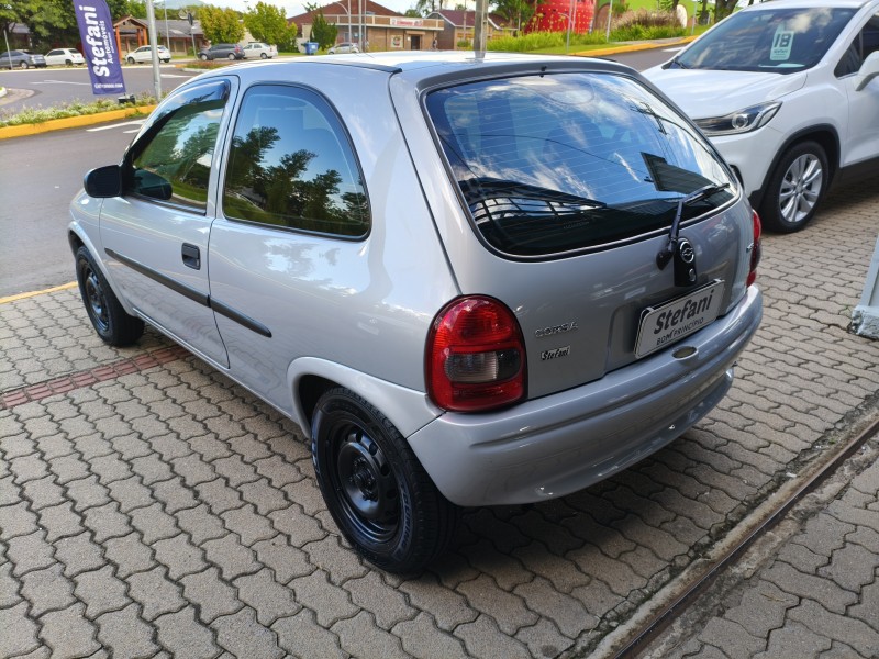 CORSA 1.0 MPF WIND 8V GASOLINA 2P MANUAL - 2001 - BOM PRINCíPIO