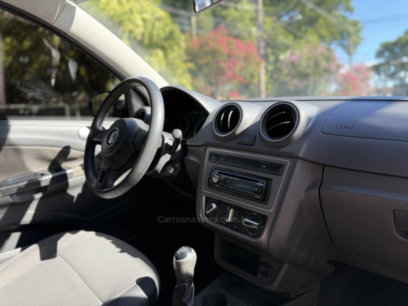 VOYAGE 1.0 MI 8V FLEX 4P MANUAL - 2014 - PAROBé