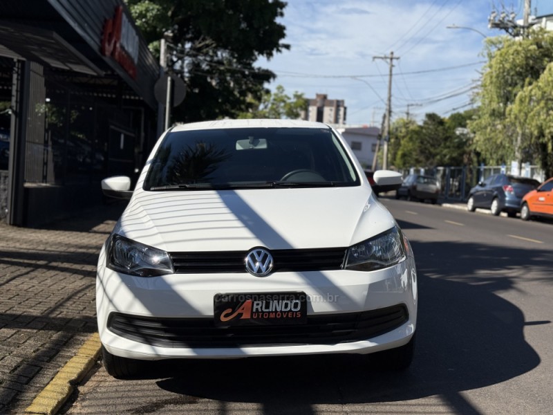 VOYAGE 1.0 MI 8V FLEX 4P MANUAL - 2014 - PAROBé