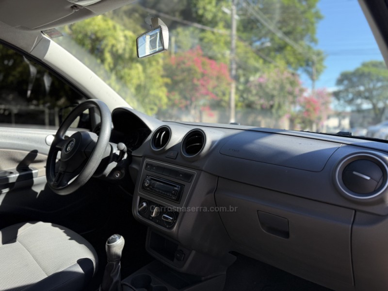 VOYAGE 1.0 MI 8V FLEX 4P MANUAL - 2014 - PAROBé