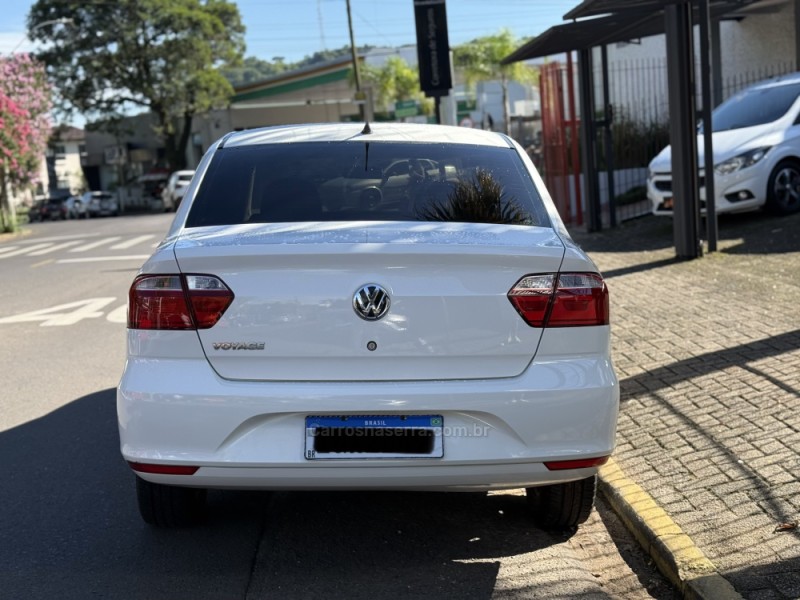 VOYAGE 1.0 MI 8V FLEX 4P MANUAL - 2014 - PAROBé