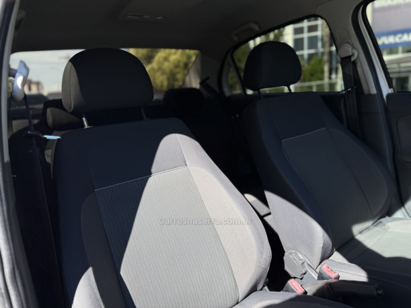 VOYAGE 1.0 MI 8V FLEX 4P MANUAL - 2014 - PAROBé