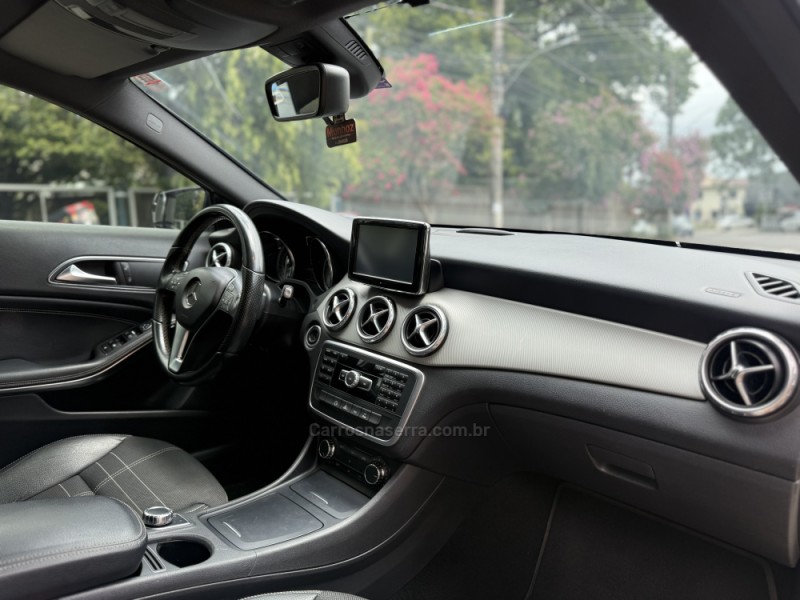 GLA 200 1.6 CGI ADVANCE 16V TURBO FLEX 4P AUTOMÁTICO - 2015 - PAROBé