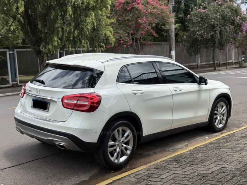 GLA 200 1.6 CGI ADVANCE 16V TURBO FLEX 4P AUTOMÁTICO - 2015 - PAROBé