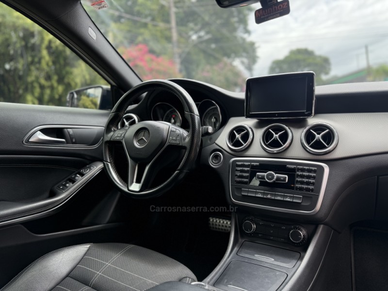 GLA 200 1.6 CGI ADVANCE 16V TURBO FLEX 4P AUTOMÁTICO - 2015 - PAROBé