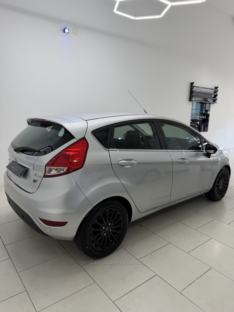 FIESTA 1.6 TITANIUM HATCH 16V FLEX 4P AUTOMÁTICO - 2015 - CAXIAS DO SUL