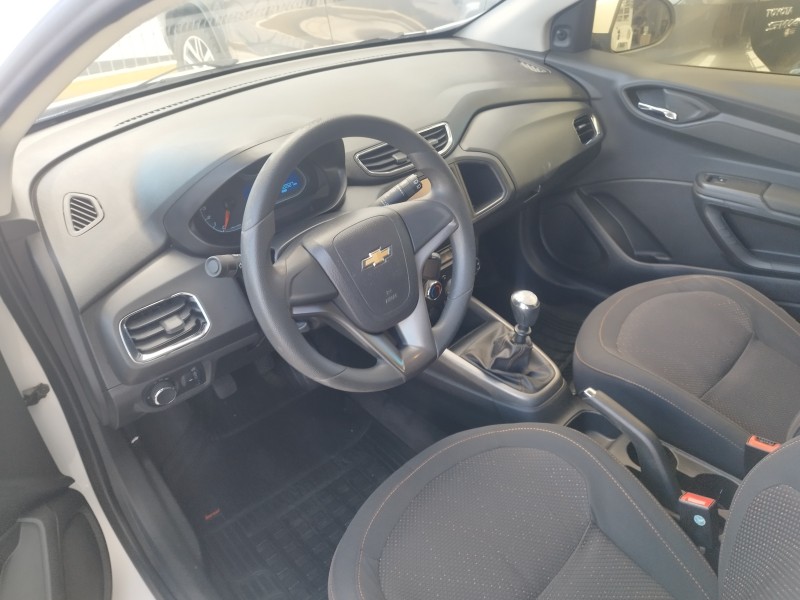 ONIX 1.4 MPFI LT 8V FLEX 4P MANUAL - 2015 - VERANóPOLIS