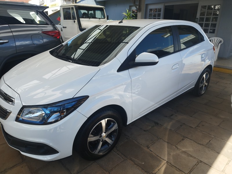 ONIX 1.4 MPFI LT 8V FLEX 4P MANUAL - 2015 - VERANóPOLIS