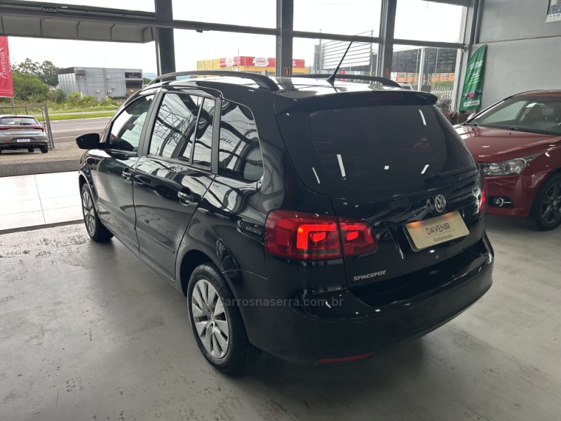 SPACEFOX 1.6 MSI TRENDLINE 8V FLEX 4P MANUAL - 2011 - TAQUARA