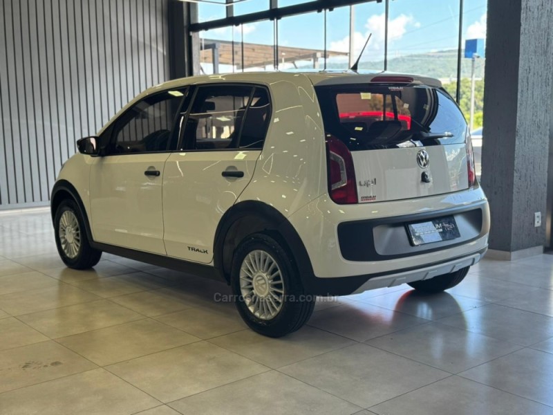 UP 1.0 TRACK UP 12V FLEX 4P MANUAL - 2017 - DOIS IRMãOS
