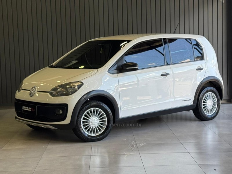 UP 1.0 TRACK UP 12V FLEX 4P MANUAL - 2017 - DOIS IRMãOS