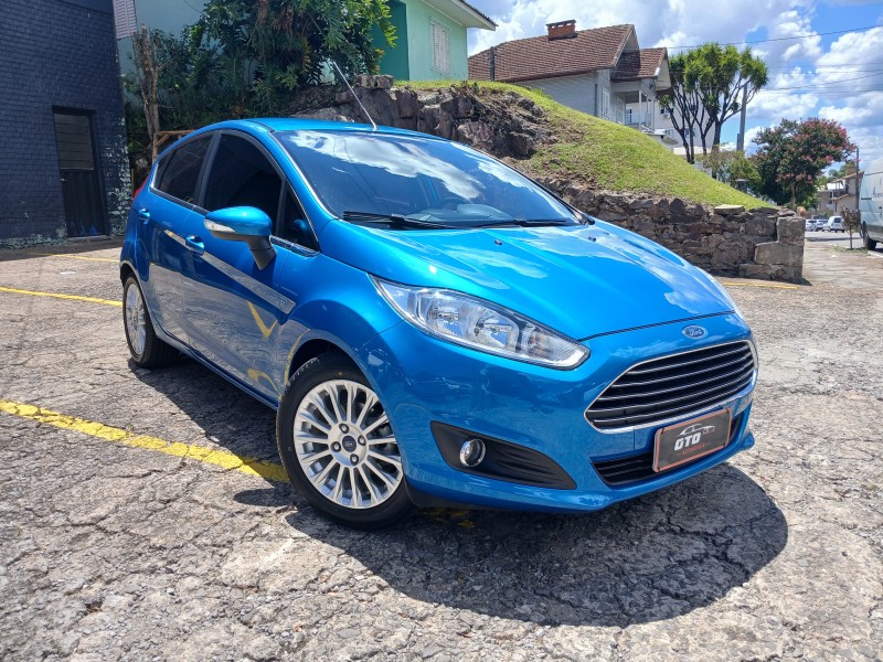FIESTA 1.6 TITANIUM HATCH 16V FLEX 4P AUTOMÁTICO - 2015 - FARROUPILHA