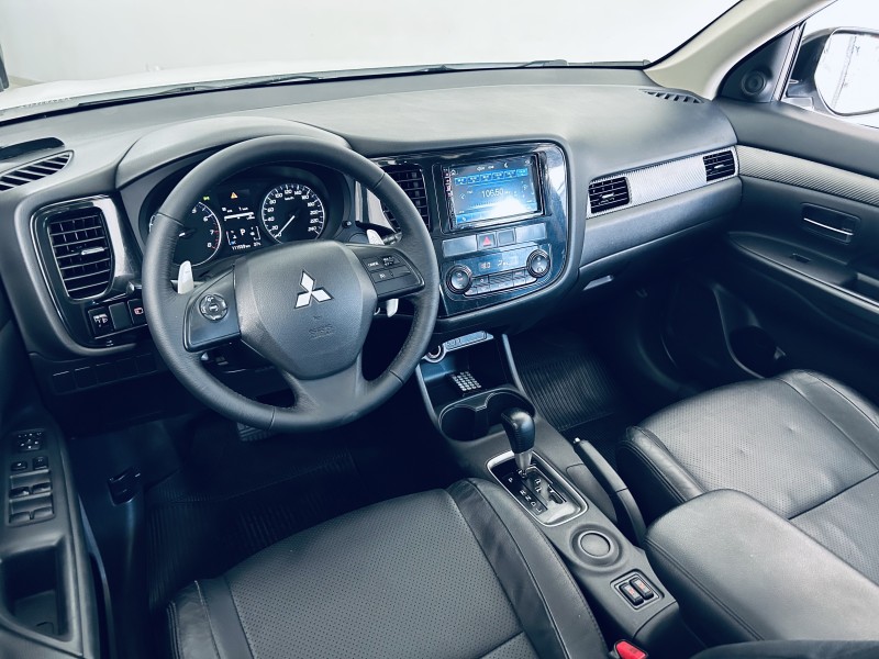 OUTLANDER 2.0 16V GASOLINA 4P AUTOMÁTICO - 2015 - CAXIAS DO SUL