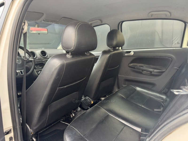 VOYAGE 1.0 I TREND 16V FLEX 4P MANUAL - 2014 - ESTâNCIA VELHA