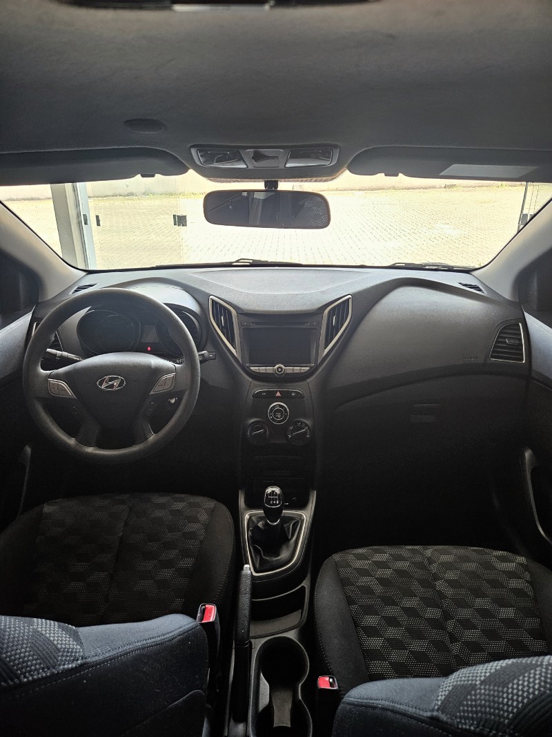 HB20 1.6 COMFORT 16V FLEX 4P MANUAL - 2017 - FARROUPILHA