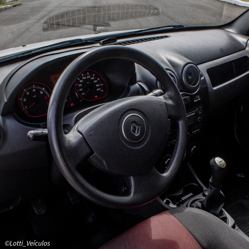 SANDERO 1.6 STEPWAY 16V FLEX 4P MANUAL - 2013 - FARROUPILHA