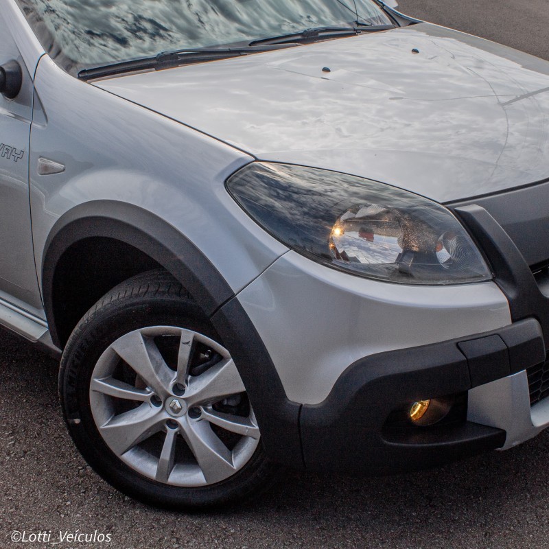 SANDERO 1.6 STEPWAY 16V FLEX 4P MANUAL - 2013 - FARROUPILHA