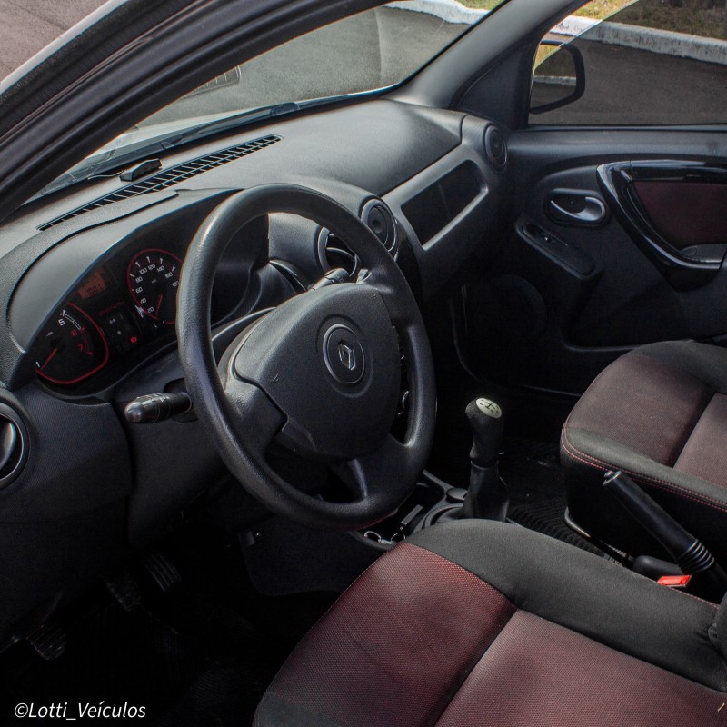 SANDERO 1.6 STEPWAY 16V FLEX 4P MANUAL - 2013 - FARROUPILHA