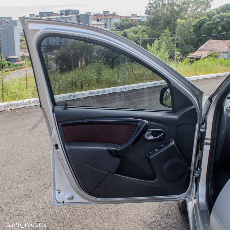 SANDERO 1.6 STEPWAY 16V FLEX 4P MANUAL - 2013 - FARROUPILHA