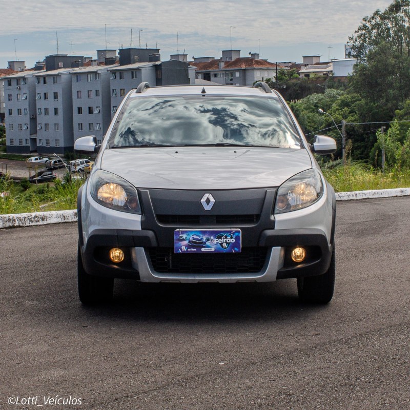 SANDERO 1.6 STEPWAY 16V FLEX 4P MANUAL - 2013 - FARROUPILHA
