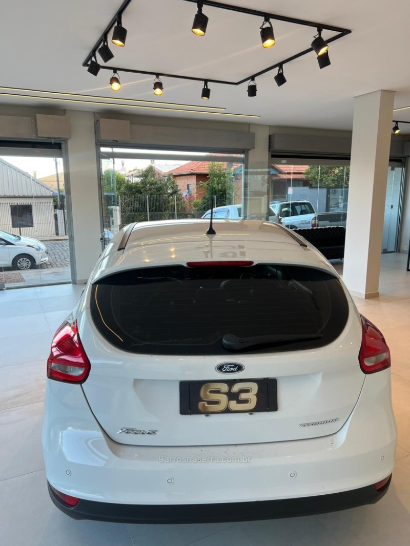 FOCUS 2.0 TITANIUM 16V FLEX 4P AUTOMÁTICO - 2018 - CAXIAS DO SUL