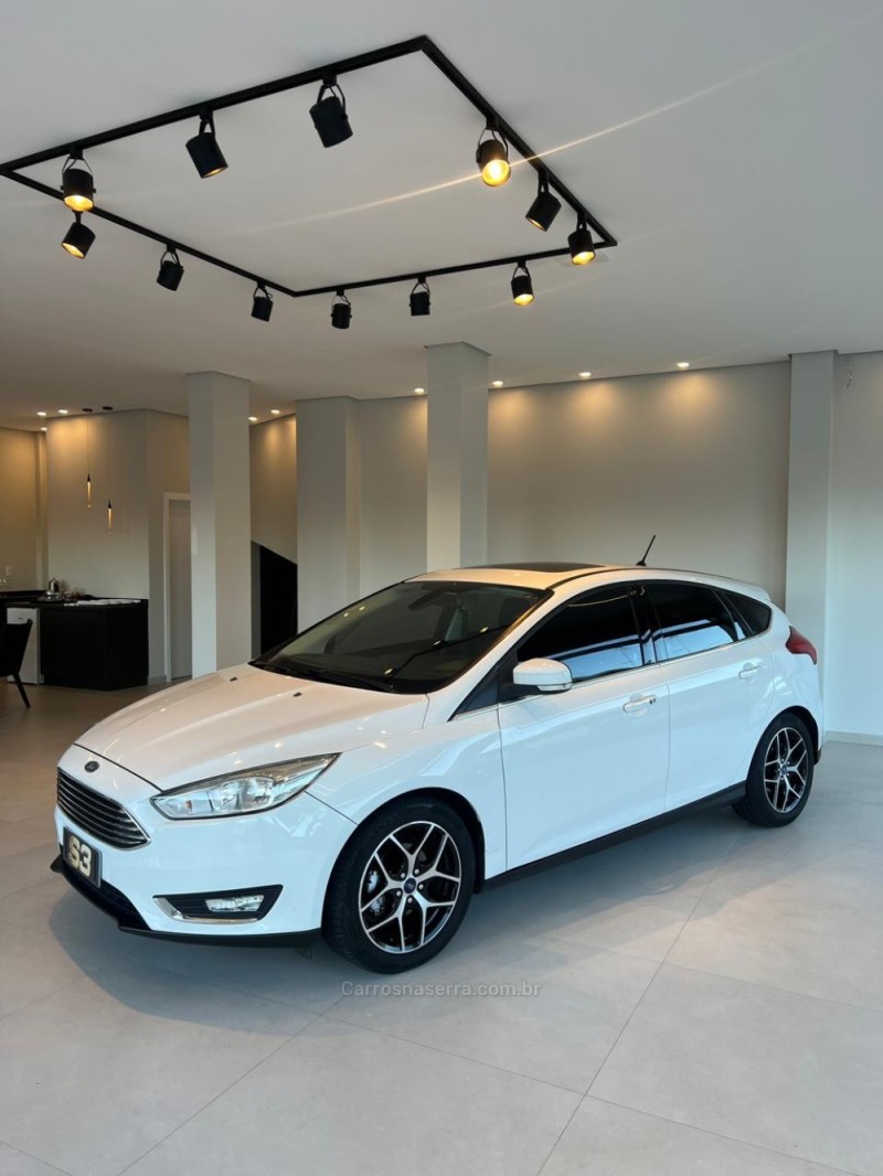 FOCUS 2.0 TITANIUM 16V FLEX 4P AUTOMÁTICO - 2018 - CAXIAS DO SUL