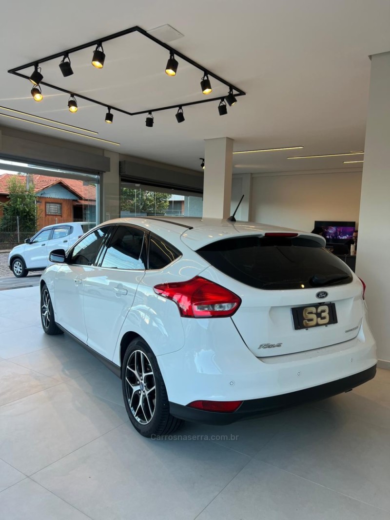 FOCUS 2.0 TITANIUM 16V FLEX 4P AUTOMÁTICO - 2018 - CAXIAS DO SUL