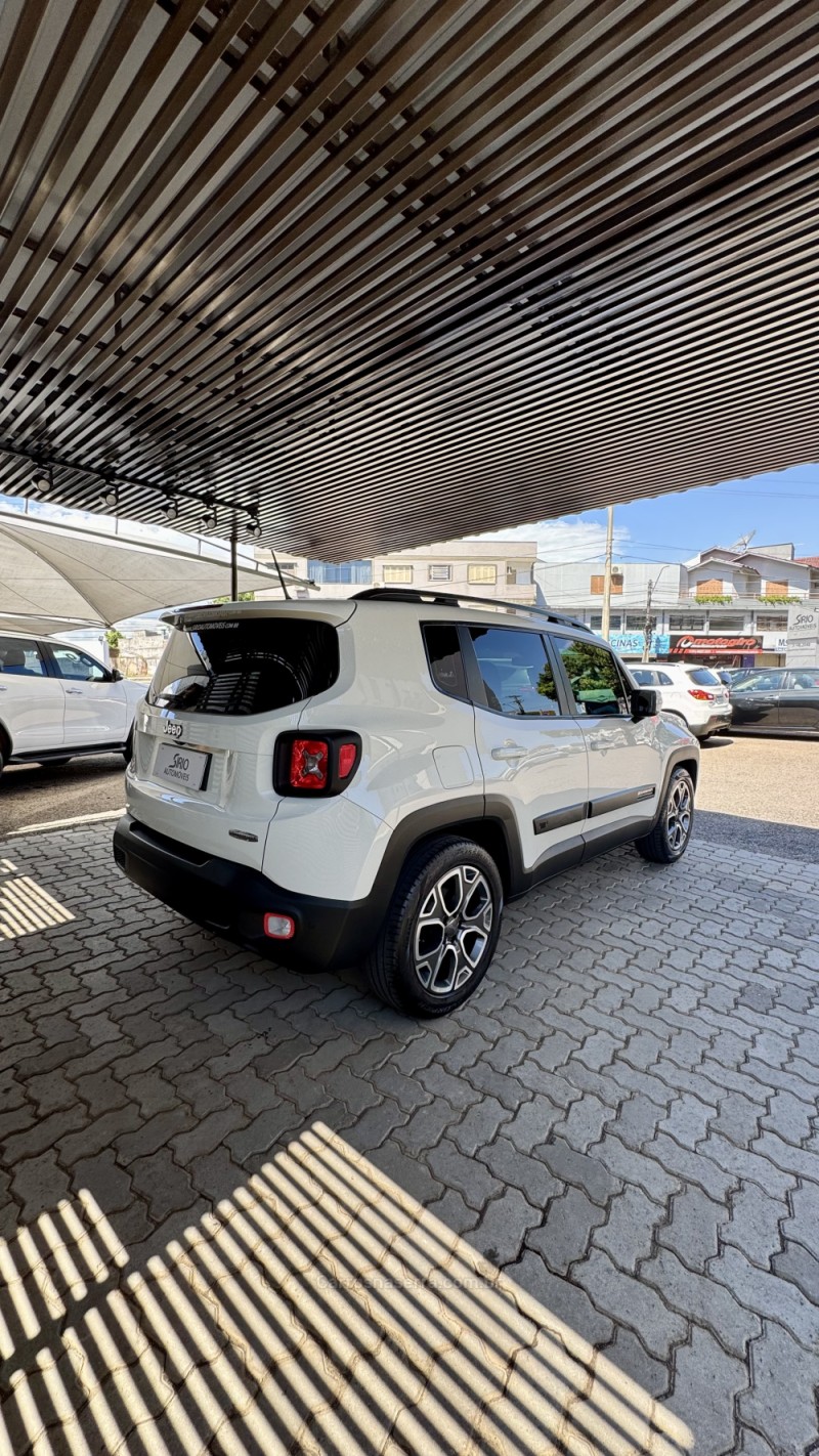RENEGADE 1.8 16V FLEX LONGITUDE 4P AUTOMÁTICO - 2016 - LAJEADO