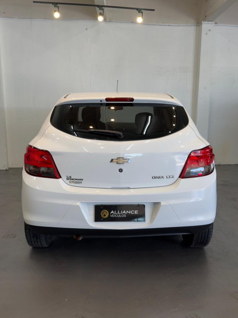 ONIX 1.4 MPFI LTZ 8V FLEX 4P MANUAL - 2016 - CAXIAS DO SUL