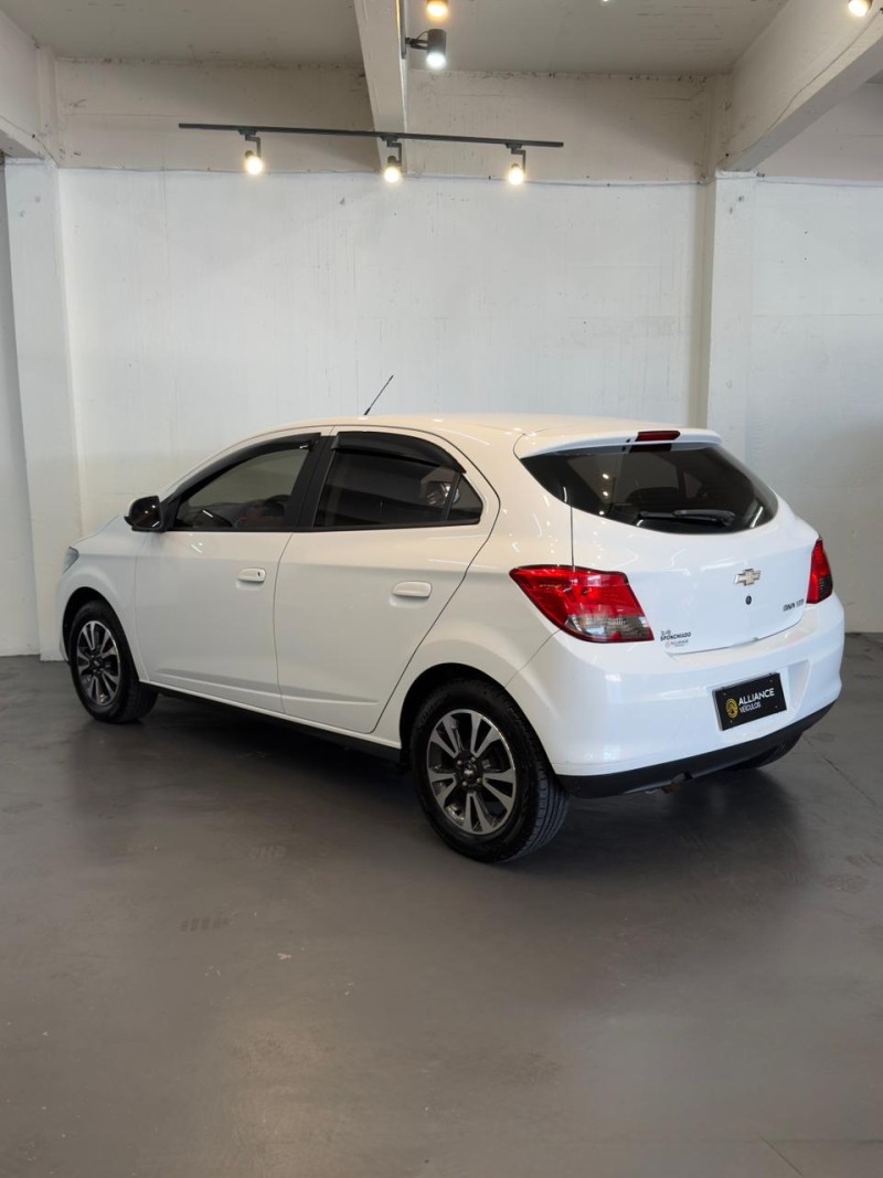 ONIX 1.4 MPFI LTZ 8V FLEX 4P MANUAL - 2016 - CAXIAS DO SUL