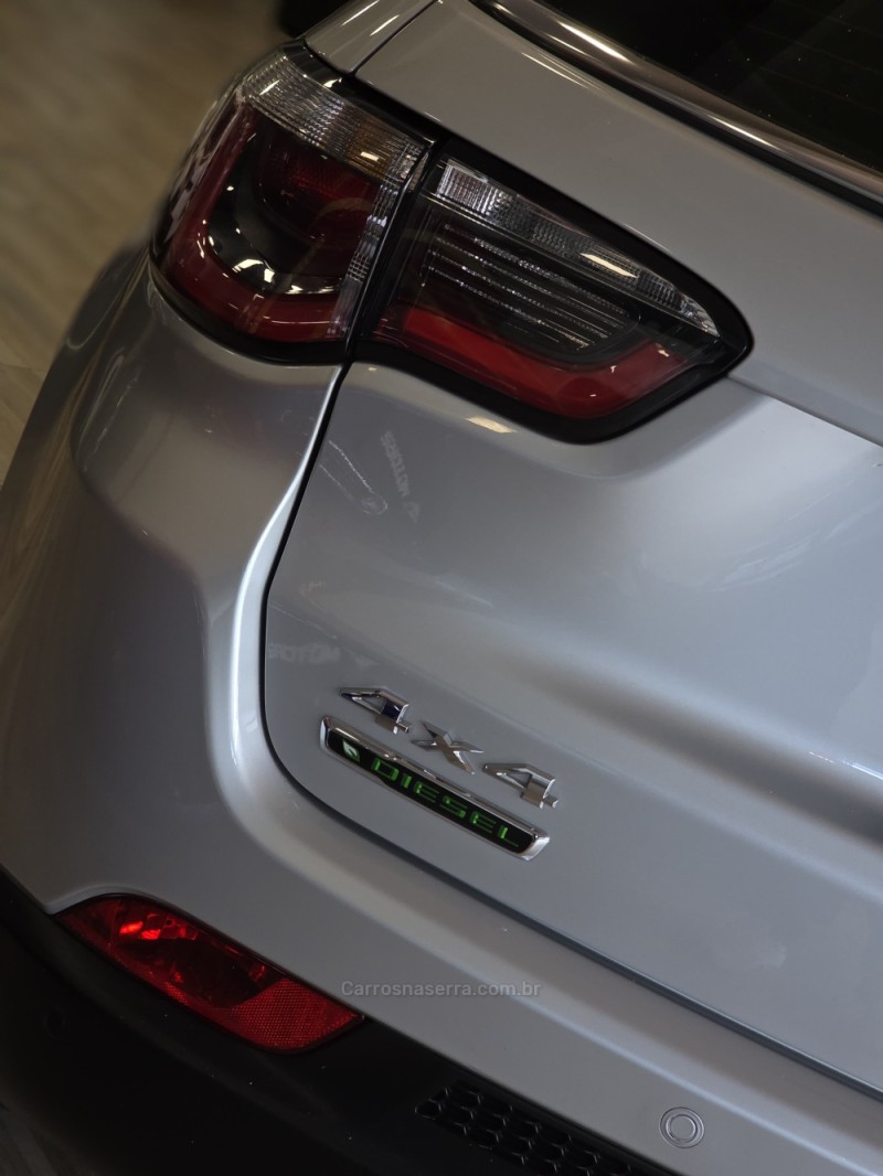 COMPASS 2.0 16V DIESEL LONGITUDE 4X4 AUTOMÁTICO - 2018 - CAXIAS DO SUL