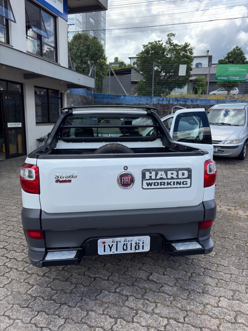 STRADA 1.4 MPI HARD WORKING CD 8V FLEX 3P MANUAL - 2018 - FARROUPILHA