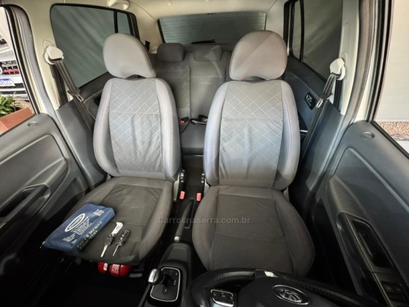 FOX 1.6 MI HIGHLINE 8V FLEX 4P AUTOMATIZADO - 2014 - NOVA PRATA