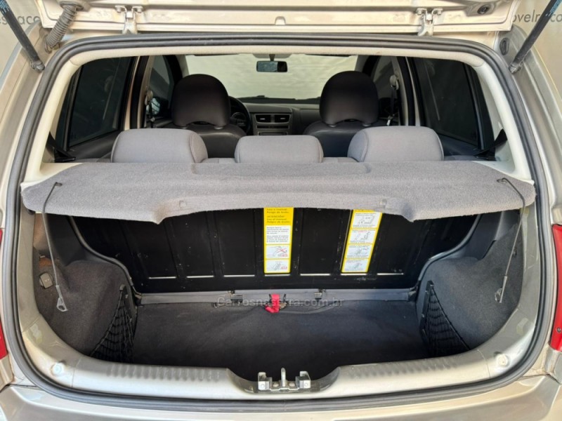 FOX 1.6 MI HIGHLINE 8V FLEX 4P AUTOMATIZADO - 2014 - NOVA PRATA