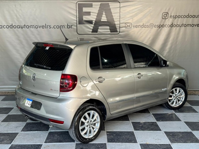 FOX 1.6 MI HIGHLINE 8V FLEX 4P AUTOMATIZADO - 2014 - NOVA PRATA