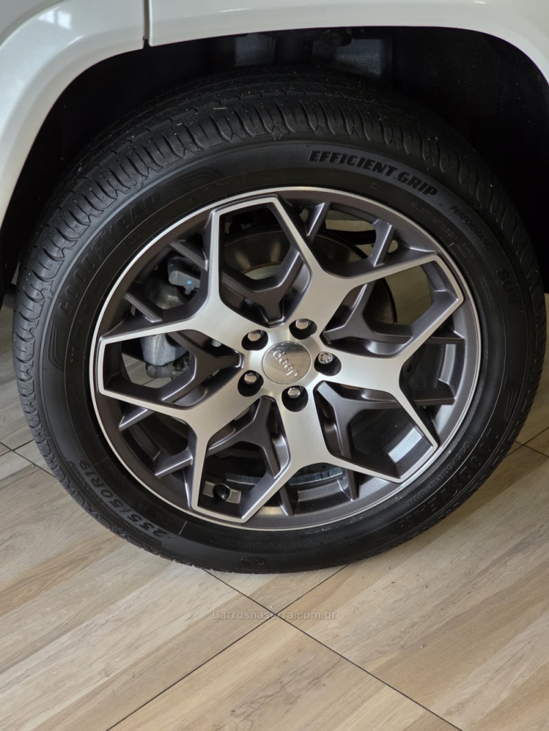 COMMANDER 2.0 OVERLAND TD380 4X4 TURBO DIESEL 4P AUTOMÁTICO - 2022 - CAXIAS DO SUL