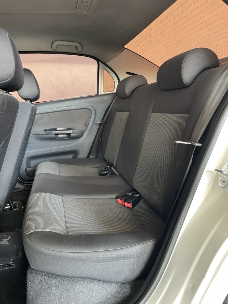 VOYAGE 1.6 MI TREND 8V FLEX 4P MANUAL - 2014 - PAROBé