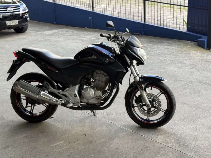 CB 300R  - 2011 - CAXIAS DO SUL