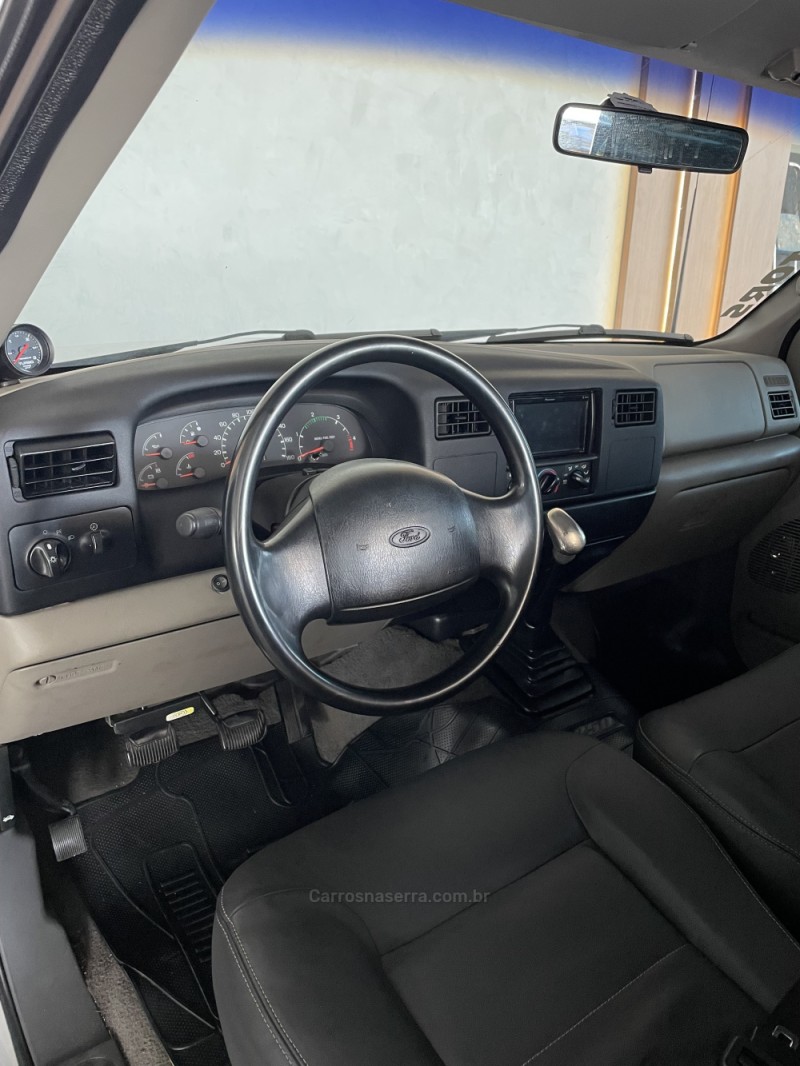 F-250 4.2 XLT 4X2 CS TURBO INTERCOOLER DIESEL 2P MANUAL - 2000 - PAROBé