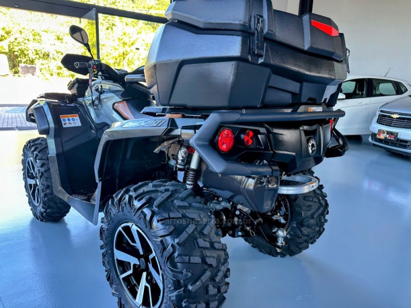 OUTLANDER 1000X MR - 2023 - TRêS COROAS