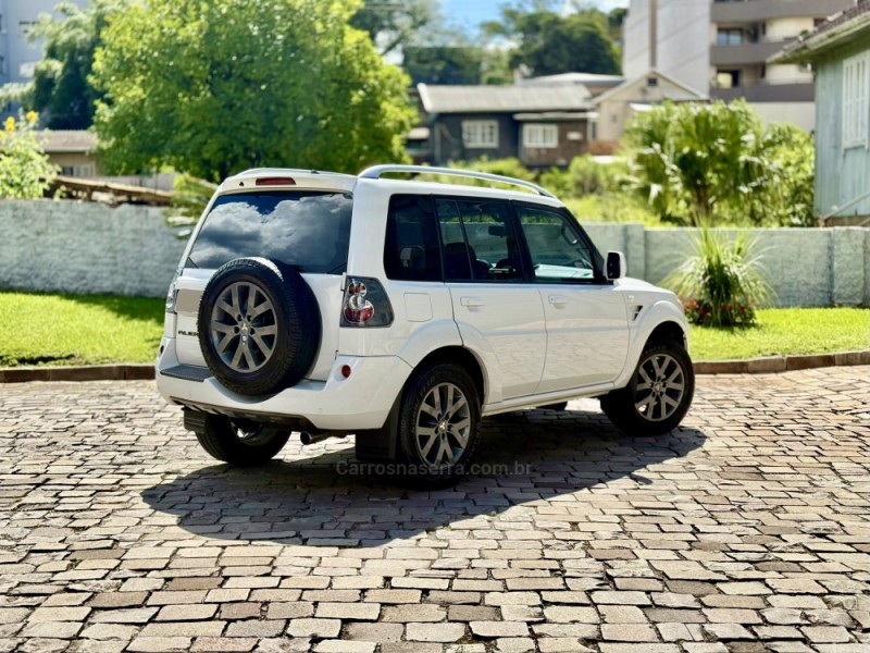 PAJERO TR4 2.0 4X2 16V GASOLINA 4P AUTOMÁTICO - 2013 - CAXIAS DO SUL